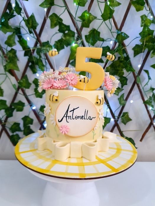 Antonella 5 anos – Jardim das Abelhas